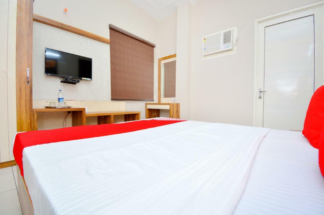 Hotel Oyo 40699 Grand Sokhi Tarn Taran Exterior foto