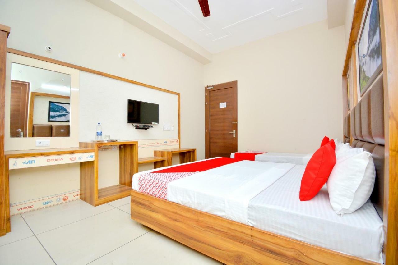 Hotel Oyo 40699 Grand Sokhi Tarn Taran Exterior foto